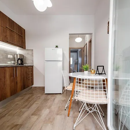 Cozy Hideaway In Apartment