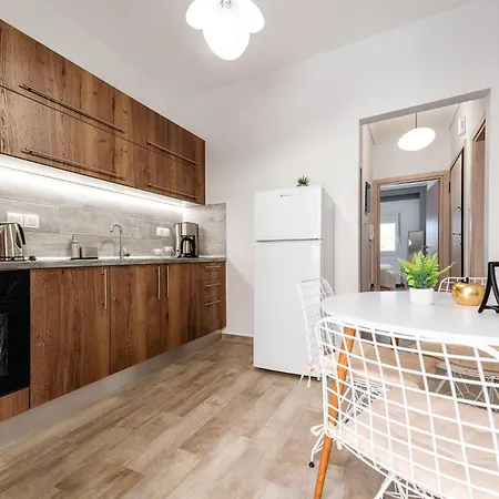 Cozy Hideaway In Apartment Thessaloniki